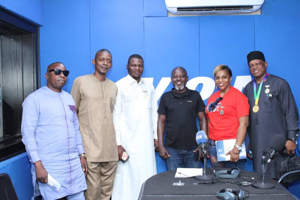 L'Ambassadeur Prophet Kingsley Oghene triomphe à The Voice of Nigeria à Abuja.