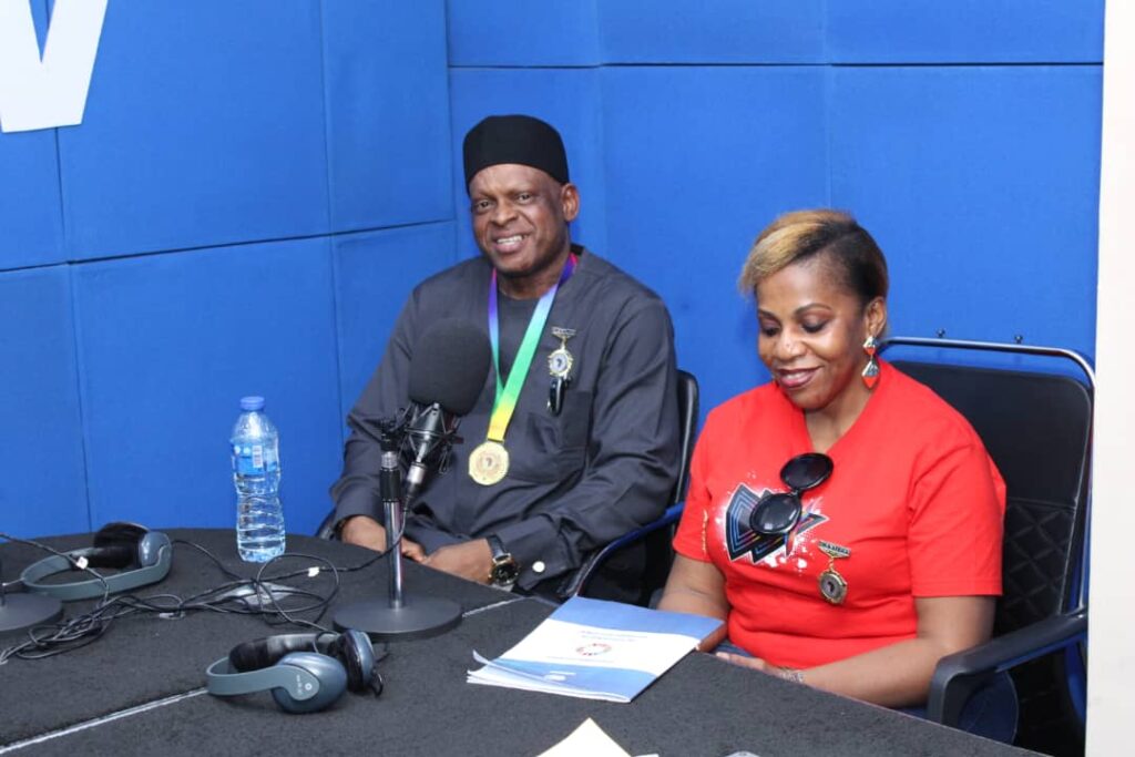 L'Ambassadeur Prophet Kingsley Oghene triomphe à The Voice of Nigeria à Abuja.